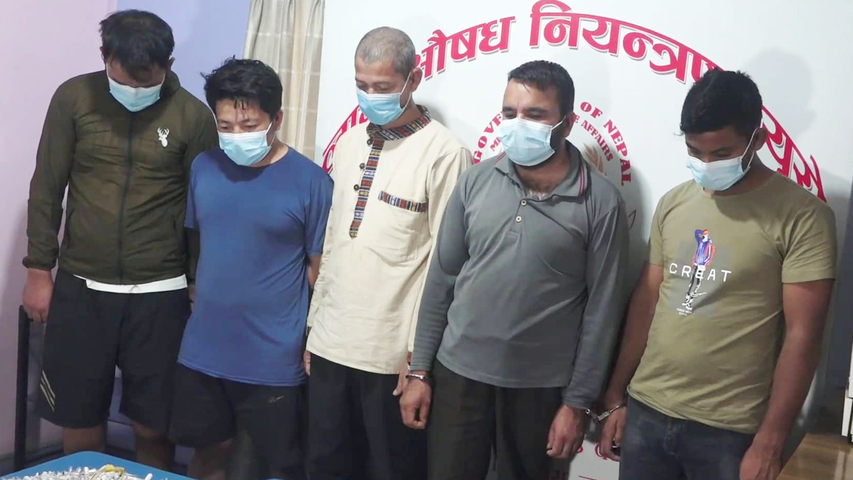 लागूऔषधसहित ६ जना पक्राउ, एक जना फरार